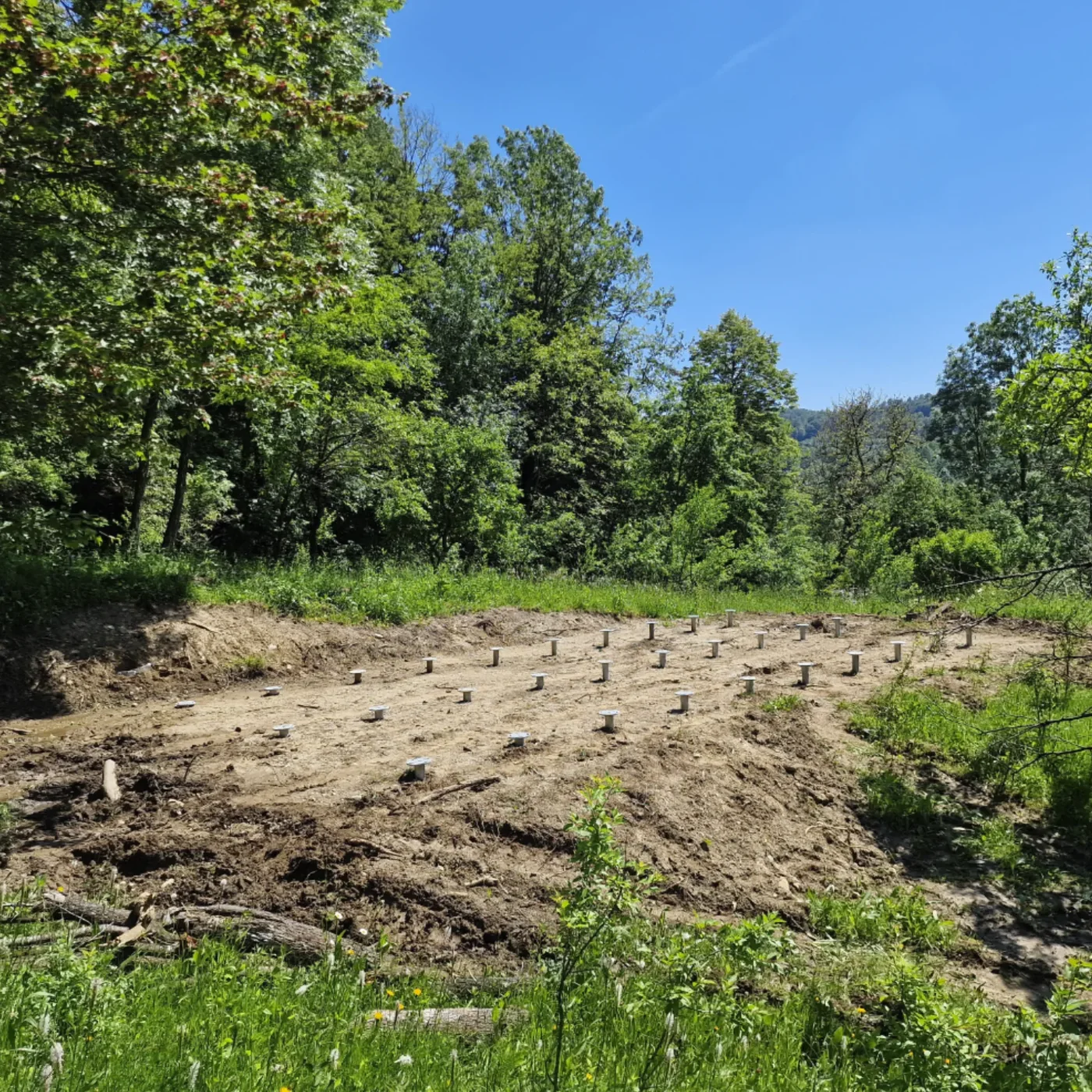 MARTETIC screw foundations on a natural site
