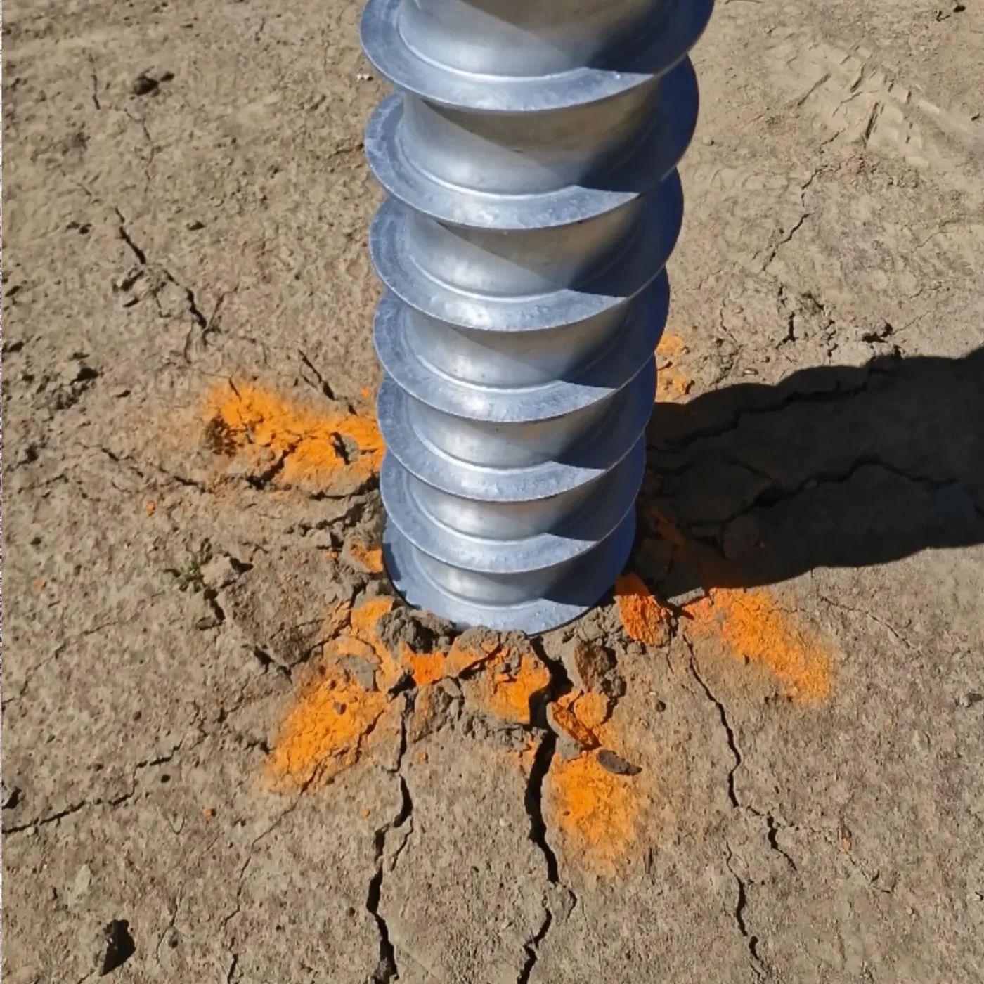 Thread and protection detail for a galvanised foundation screw