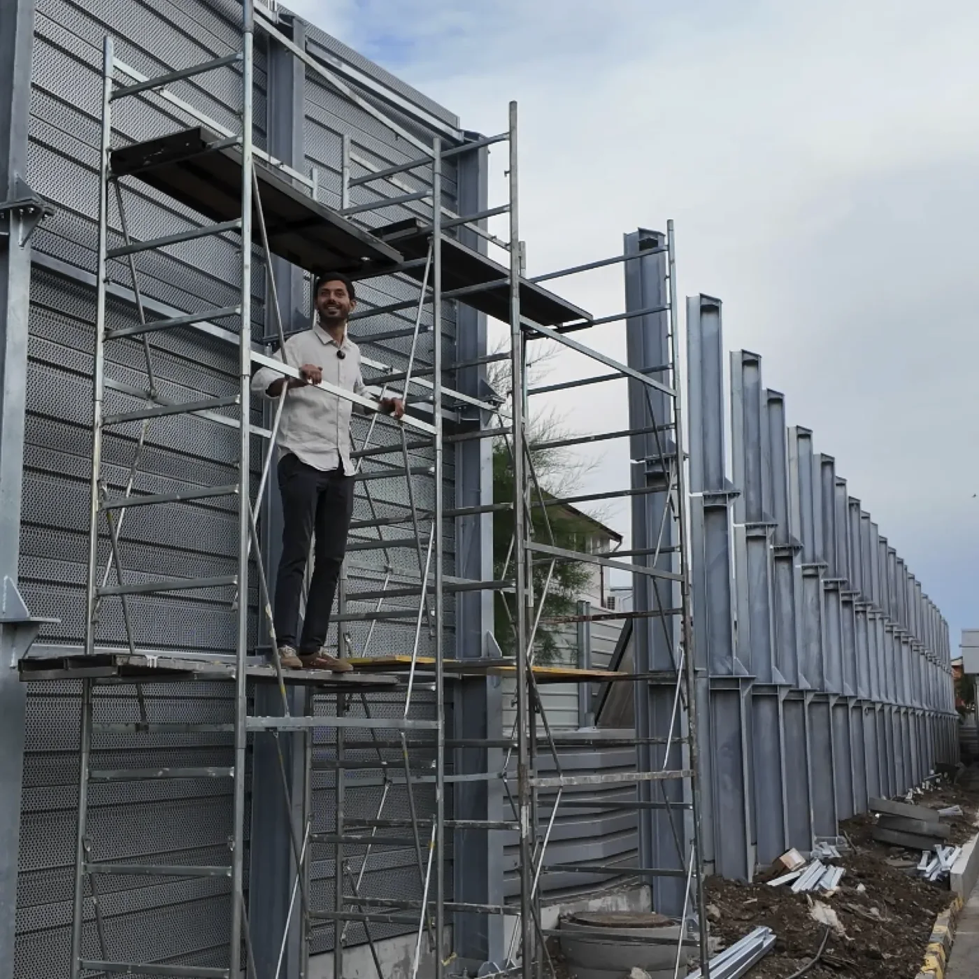 Steel structure execution coordinated with MARTETIC screw foundations