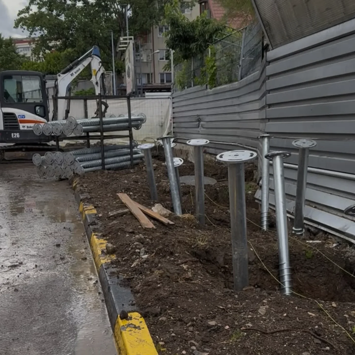 MARTETIC galvanised foundation screws installed on site